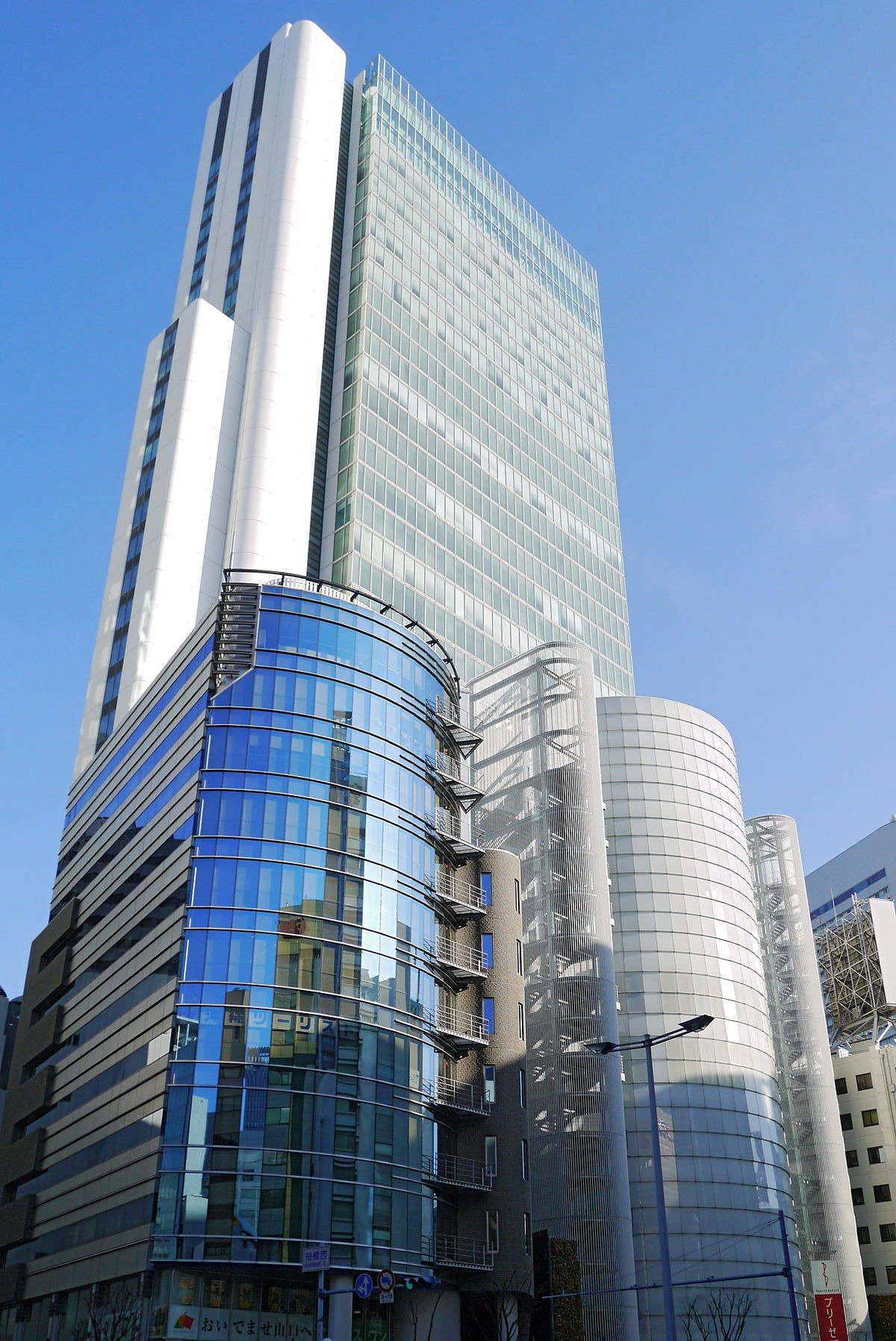 BREEZÉ_TOWER_Osaka_Japan01-r