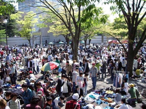 Yoyogi-Park-Flea-Market