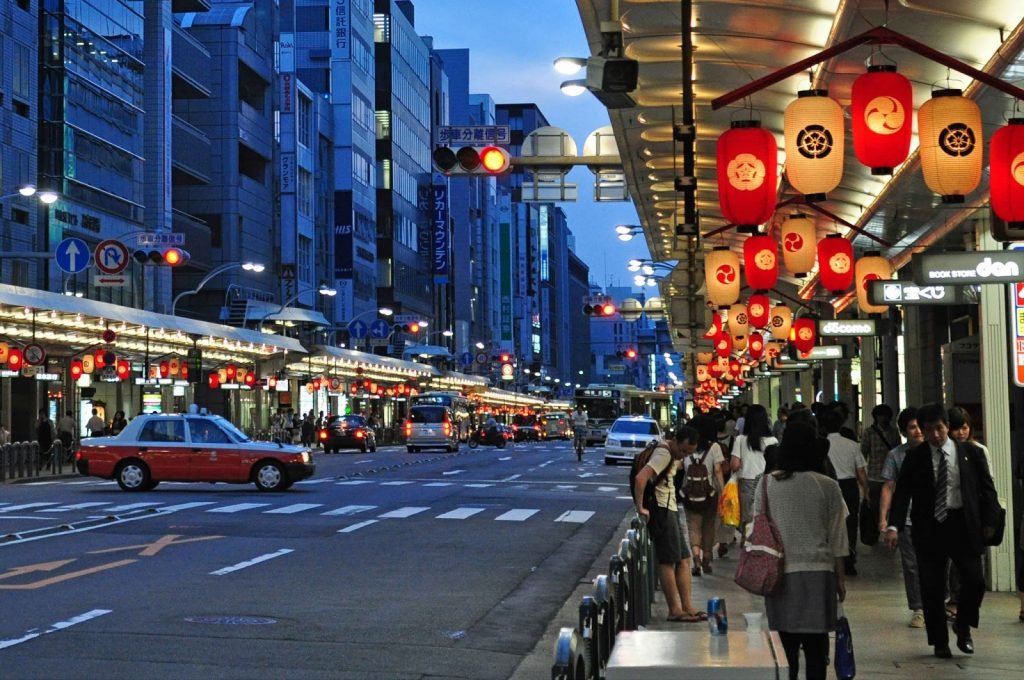 jalan shijo kyoto di jepang
