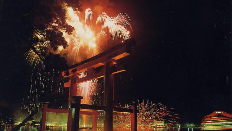 Hakone mengadakan festival kembang api selama seminggu musim panas ini